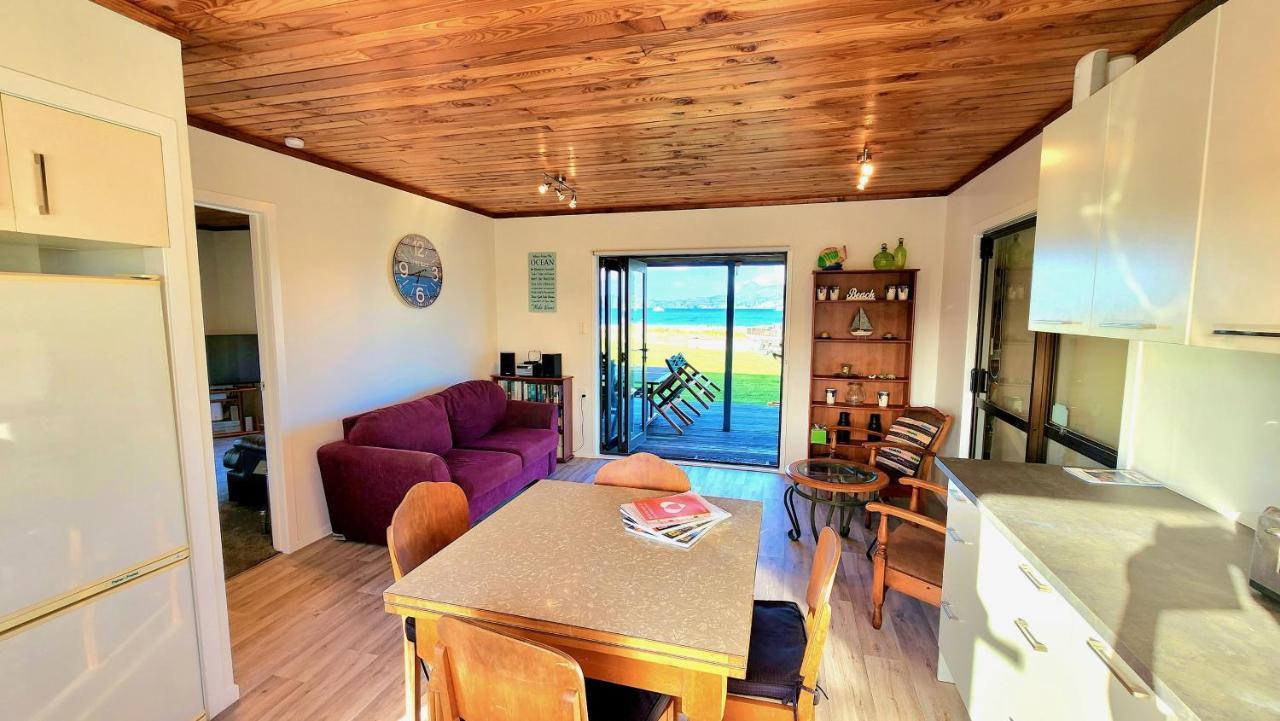 The Sunrise Bach - One Tree Point Holiday Home Exterior photo